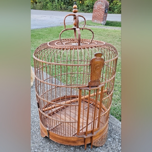 Beautiful Vintage Wooden Bird Cage - Picture 3 of 6